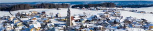 Kirchberg im Winter mit Kirche